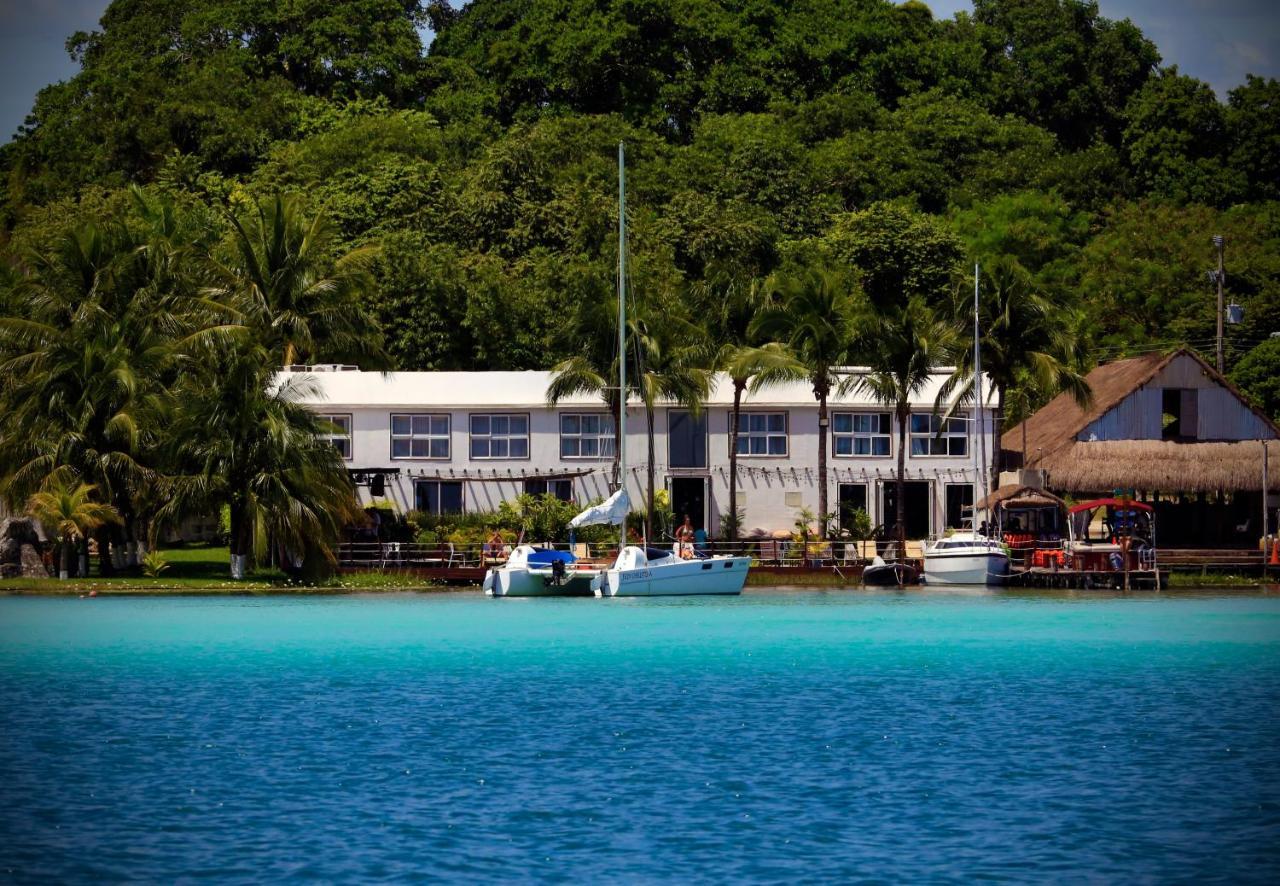 The Yak Lake House - Hostal Bacalar Eksteriør billede